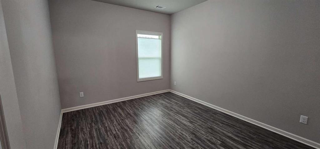 352 Newshaw Drive Property Photo 6