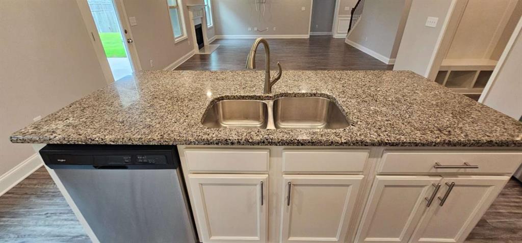 352 Newshaw Drive Property Photo 17