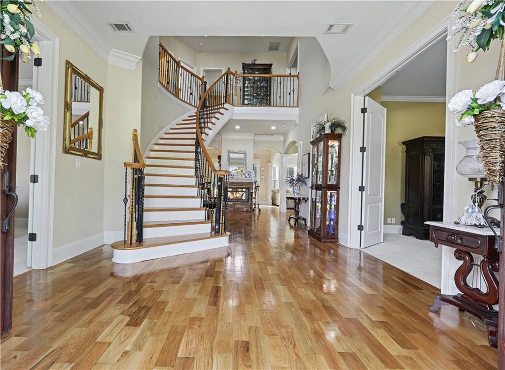 53 Saint Ives Circle Property Photo 4
