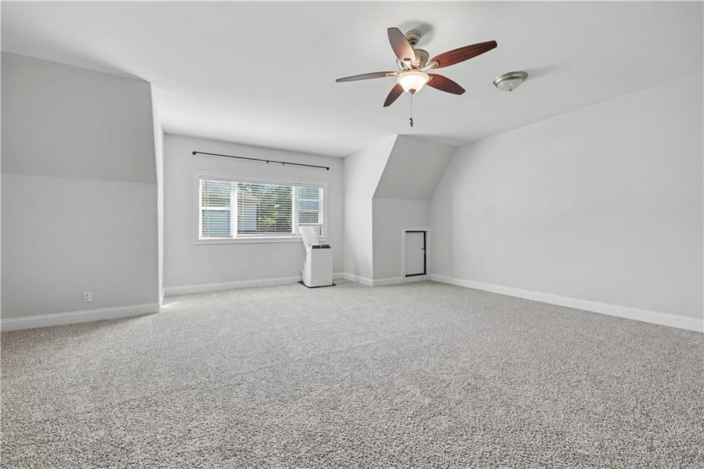 53 Saint Ives Circle Property Photo 36