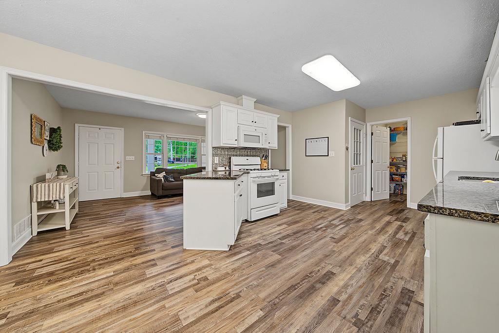 7444 Mt Vernon Road Property Photo 4