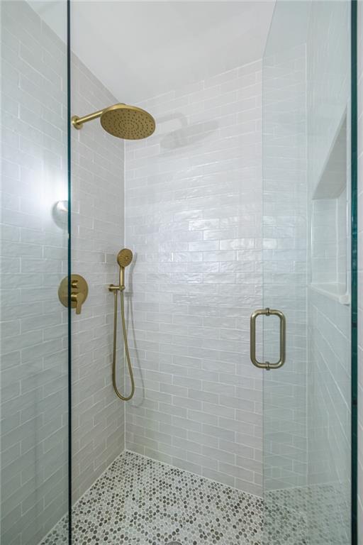 693 N Superior Avenue Property Photo 35