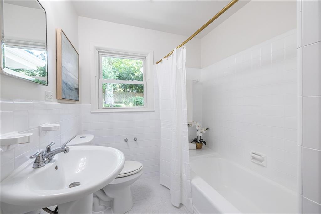 693 N Superior Avenue Property Photo 39