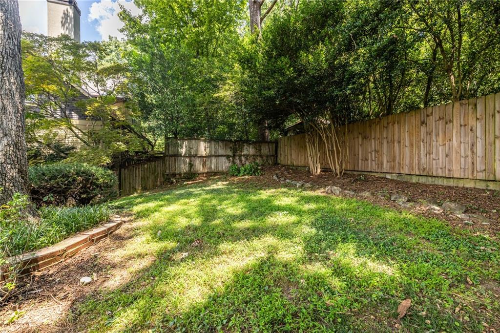 693 N Superior Avenue Property Photo 50