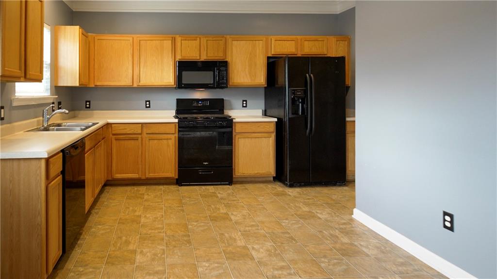 2416 Black Forest Drive Property Photo 8