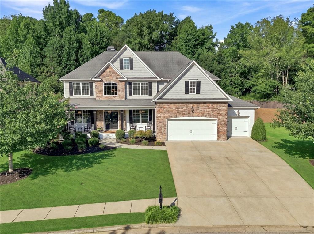 180 Lakestone Parkway Property Photo 3