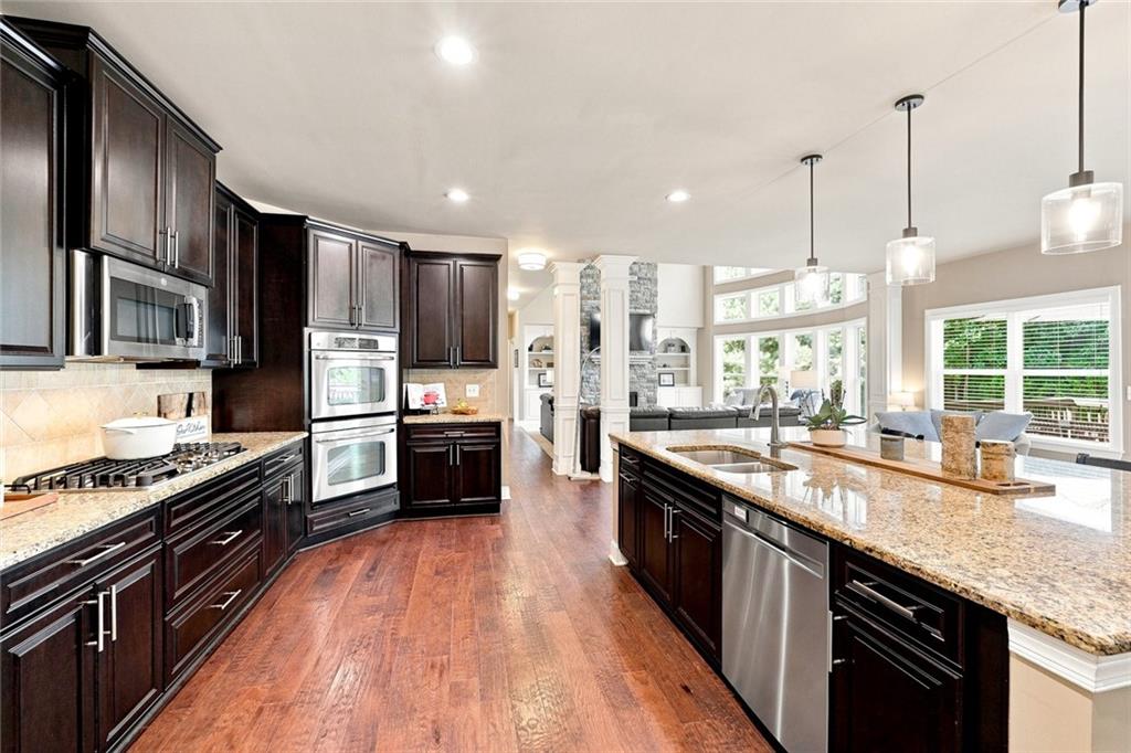 180 Lakestone Parkway Property Photo 18