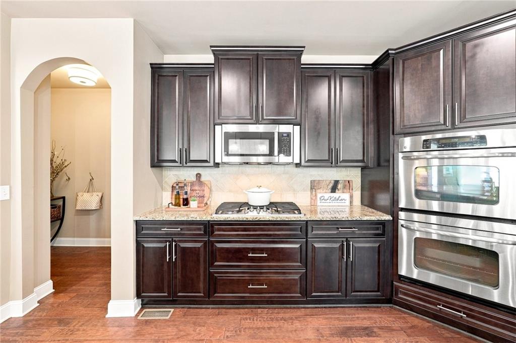 180 Lakestone Parkway Property Photo 23