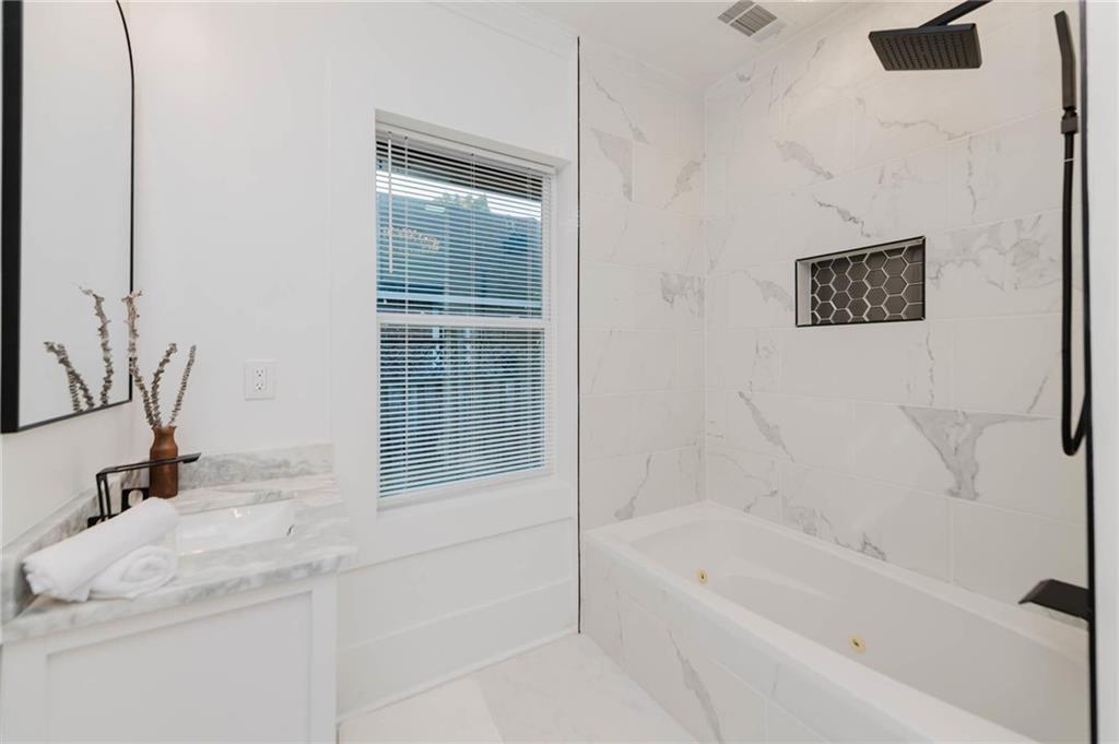 3747 Berkley Drive Property Photo 14