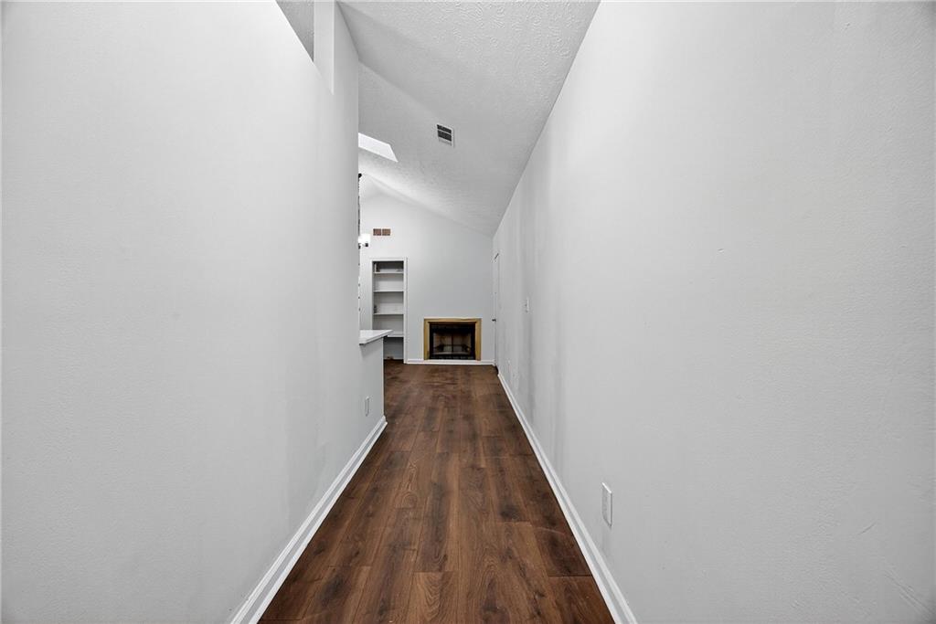 633 Sandys Lane Se Property Photo 2