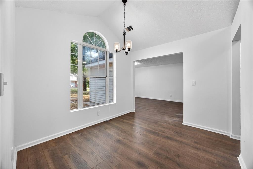 633 Sandys Lane Se Property Photo 3