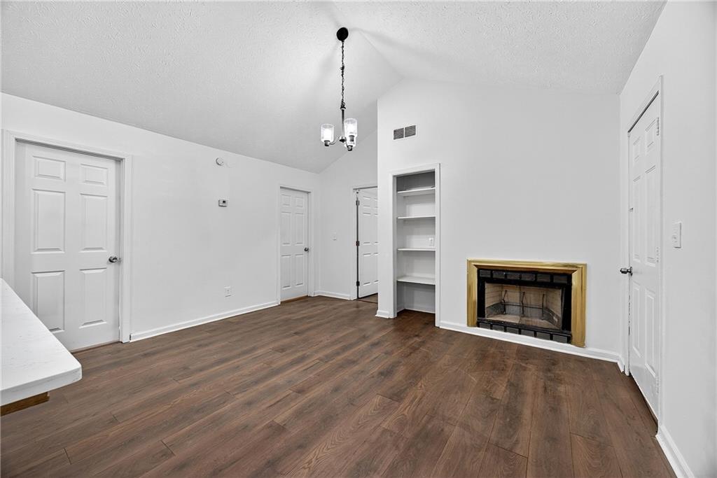 633 Sandys Lane Se Property Photo 4