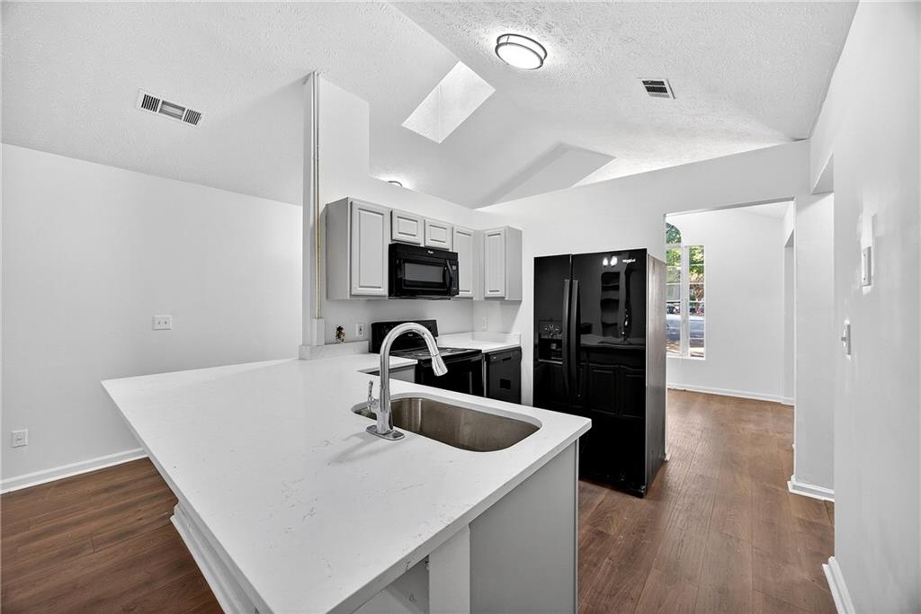 633 Sandys Lane Se Property Photo 6