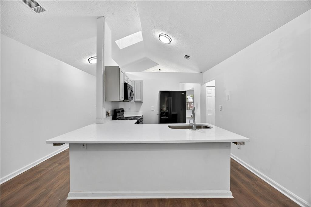633 Sandys Lane Se Property Photo 7