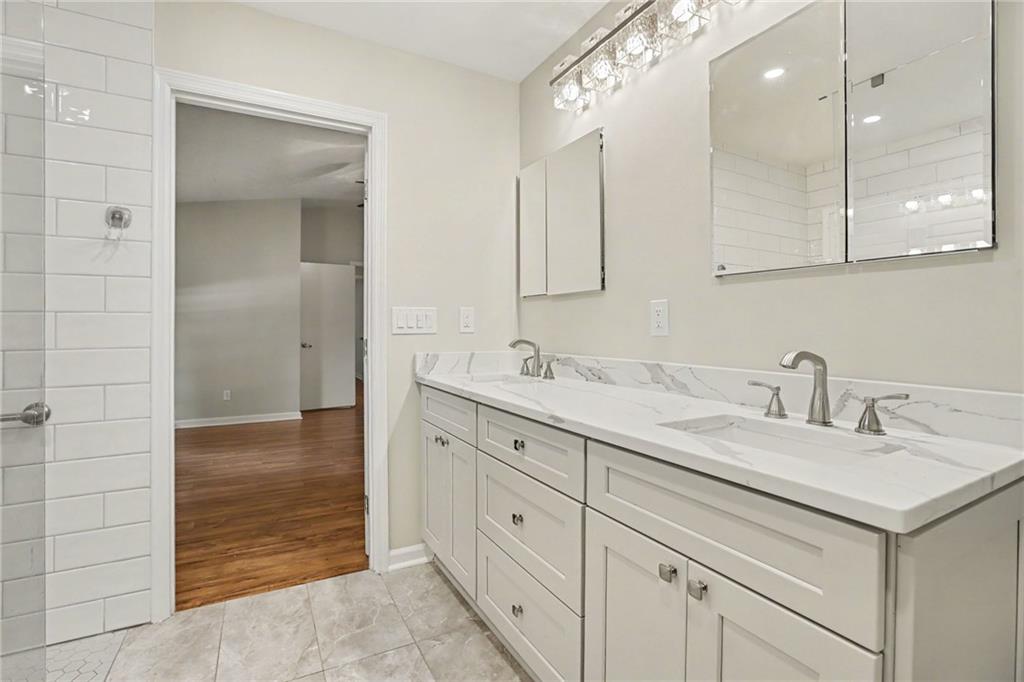10900 Spotted Pony Trail Property Photo 6