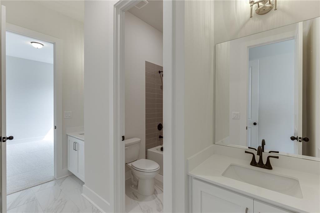 5410 Settingdown Road Property Photo 10