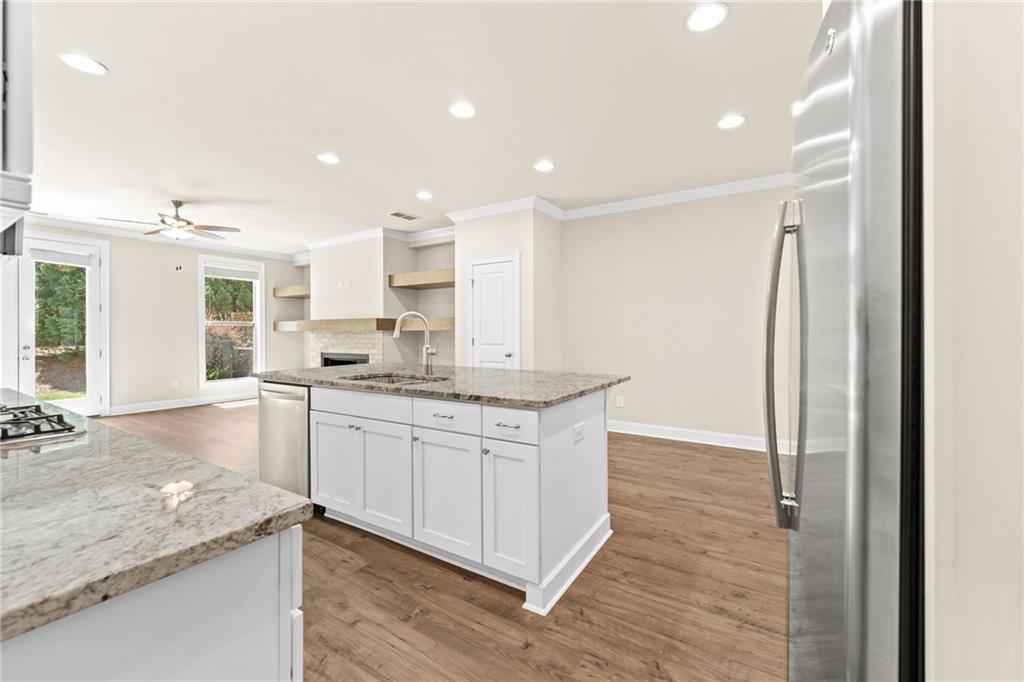 2028 Glenview Park Circle Property Photo 10