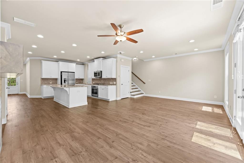2028 Glenview Park Circle Property Photo 17