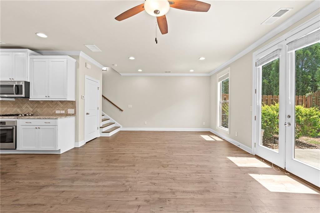 2028 Glenview Park Circle Property Photo 19