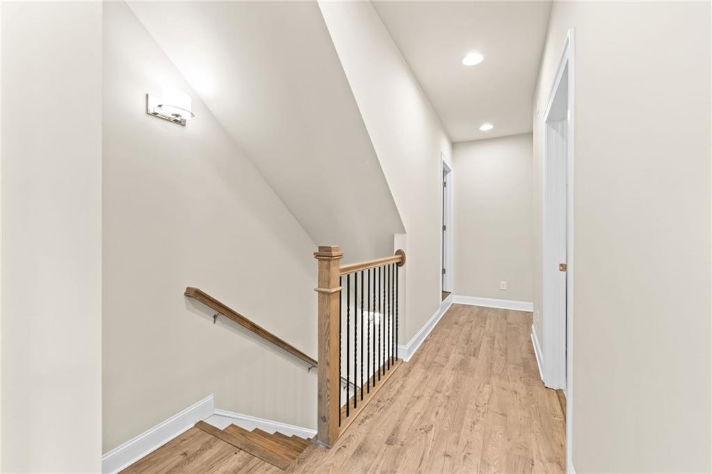 2028 Glenview Park Circle Property Photo 24