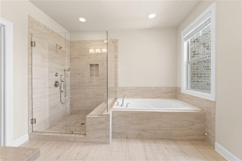 2028 Glenview Park Circle Property Photo 30