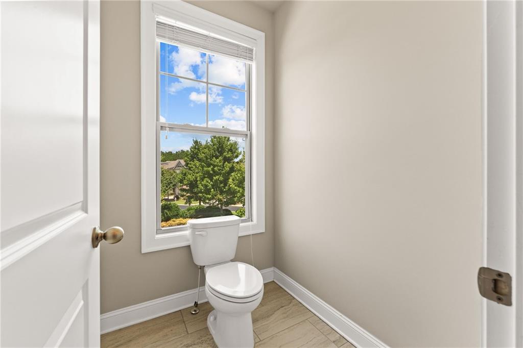 2028 Glenview Park Circle Property Photo 35