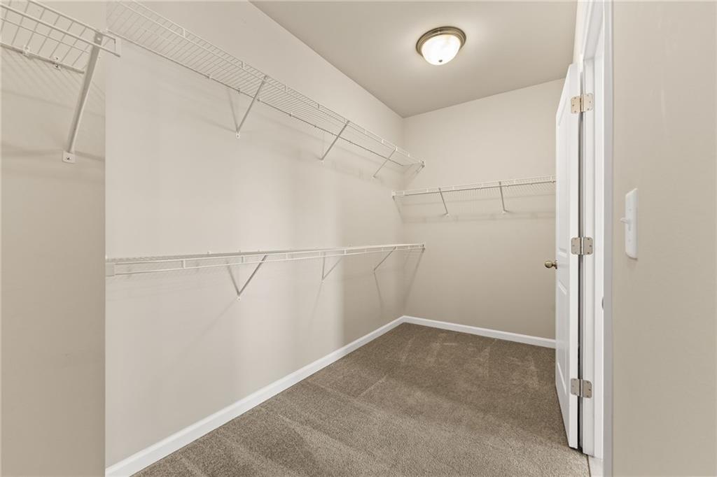 2028 Glenview Park Circle Property Photo 38
