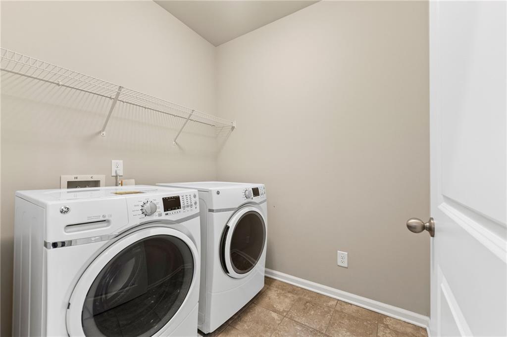 2028 Glenview Park Circle Property Photo 39