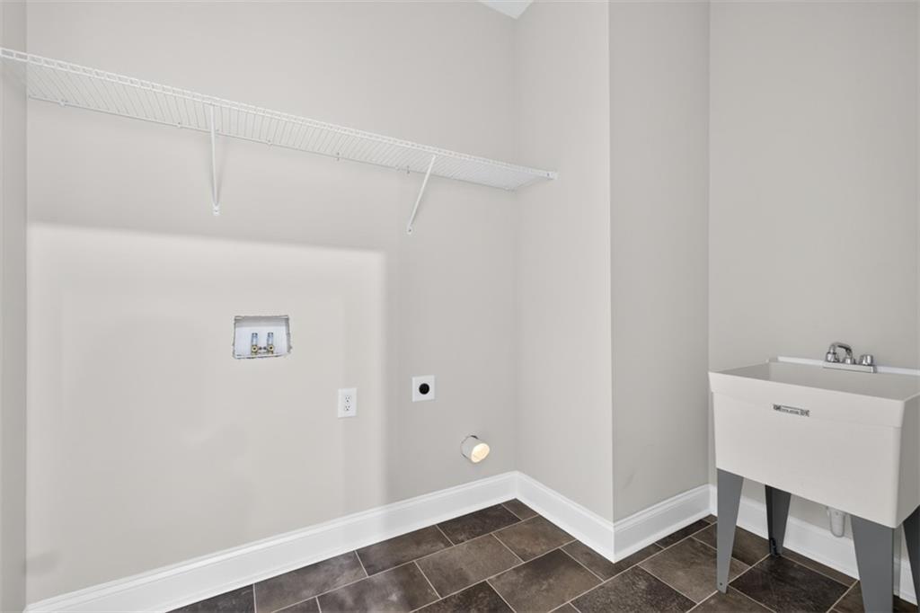 922 Homepark Circle Property Photo 19