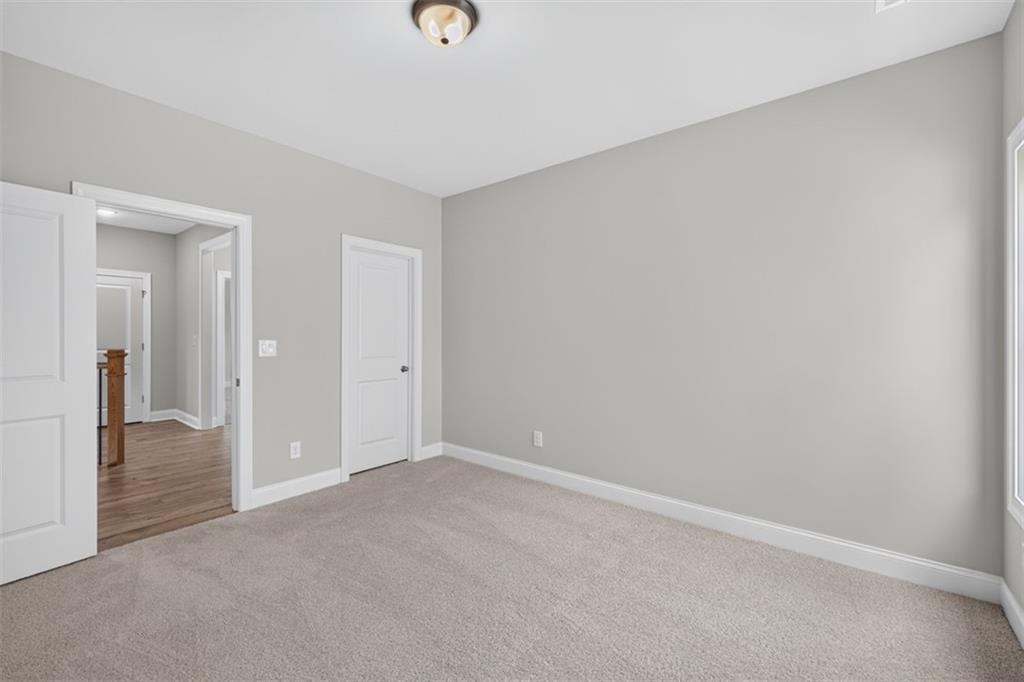 922 Homepark Circle Property Photo 35