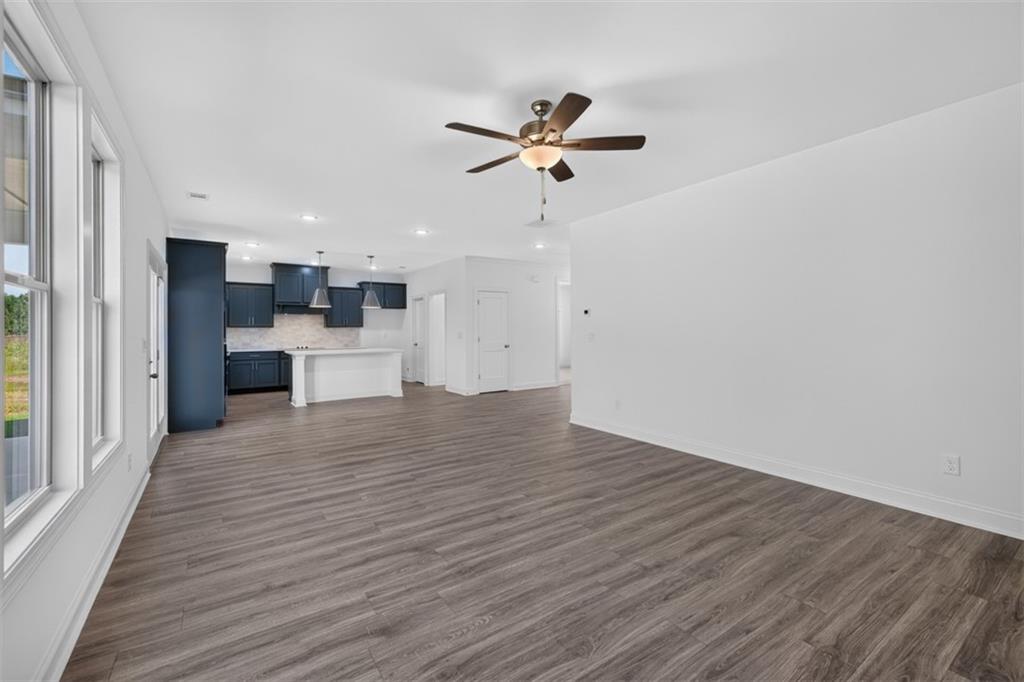 982 Homepark Circle Property Photo 10