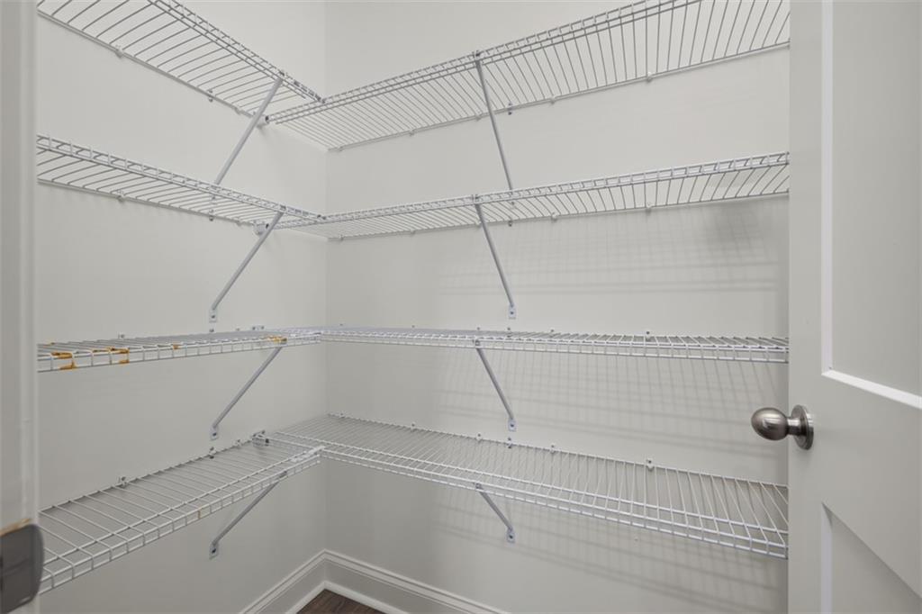 982 Homepark Circle Property Photo 18
