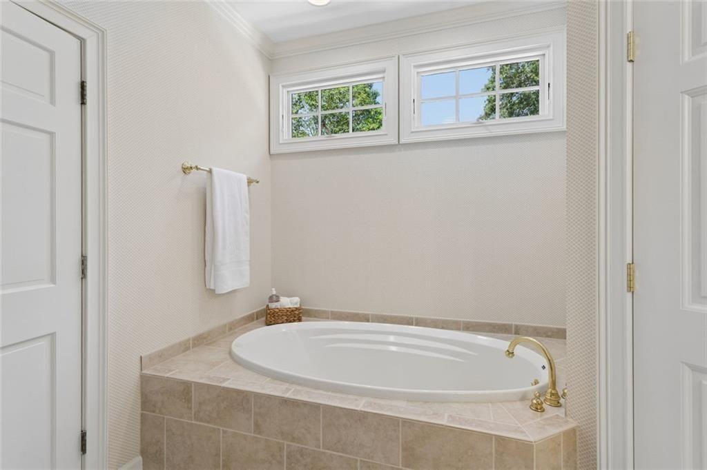 860 Wellesley Drive Nw Property Photo 53