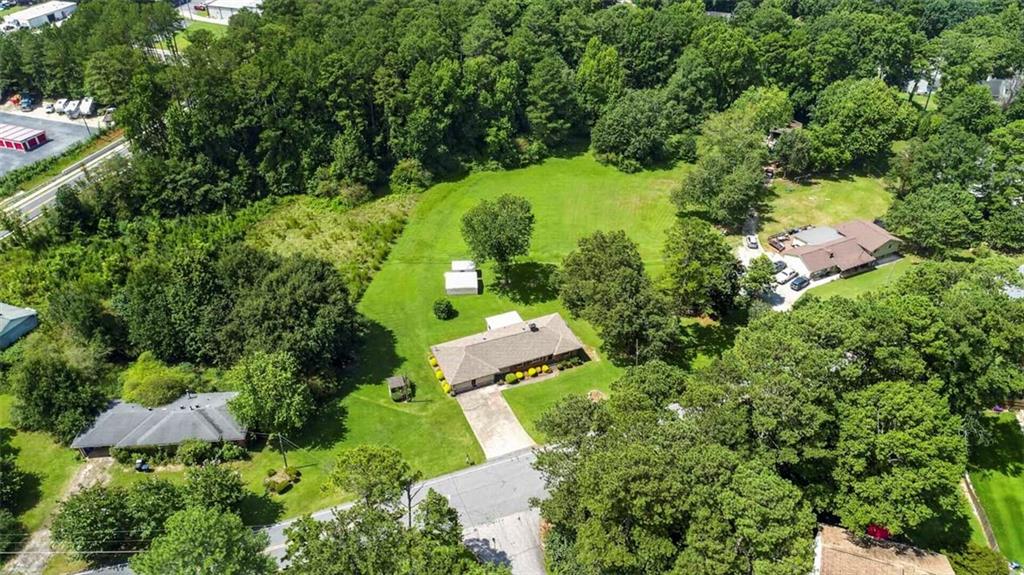 2069 Elmwood Circle Property Photo 2