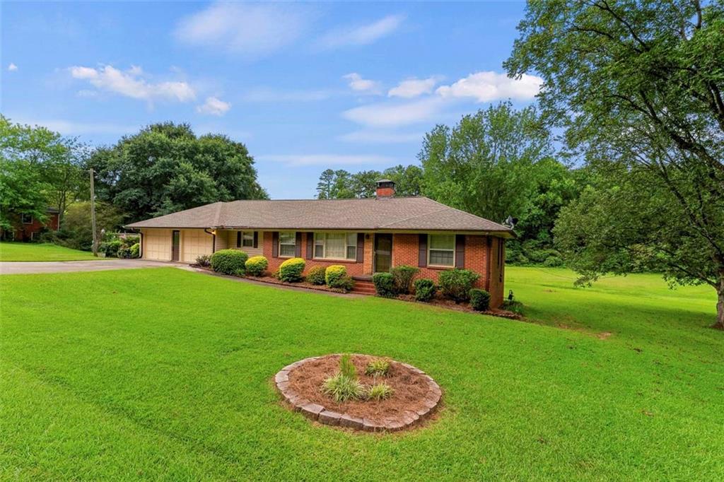 2069 Elmwood Circle Property Photo 7