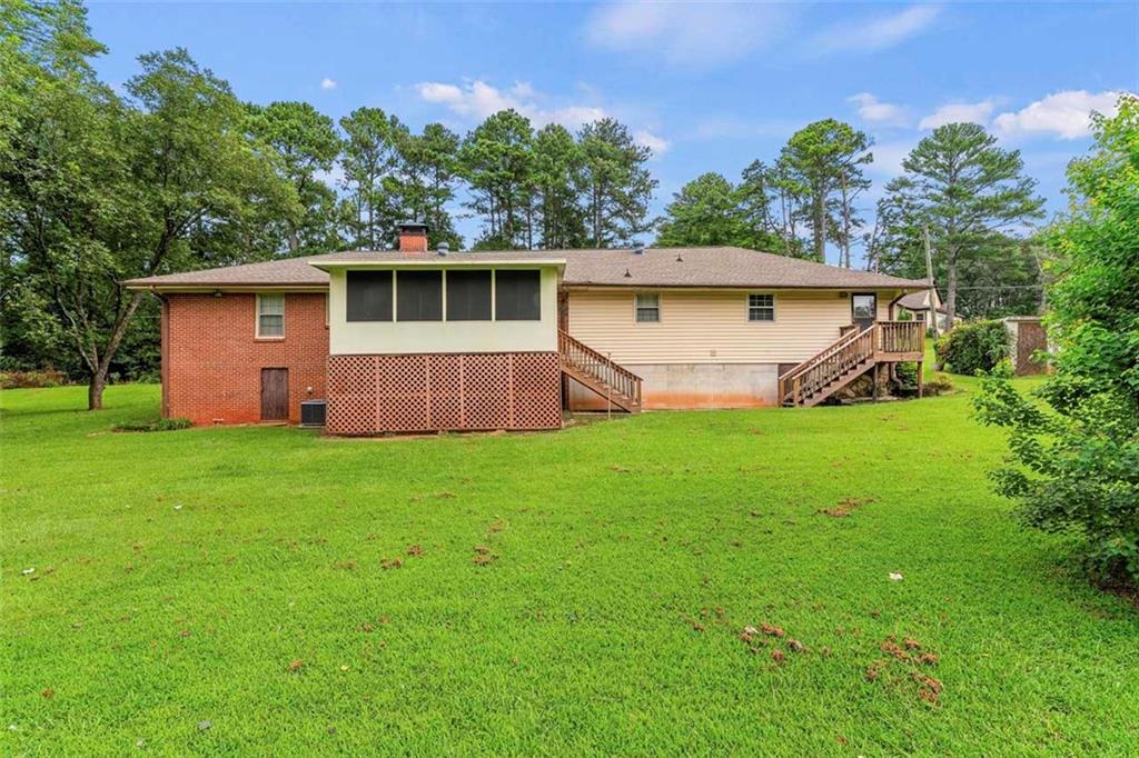 2069 Elmwood Circle Property Photo 9