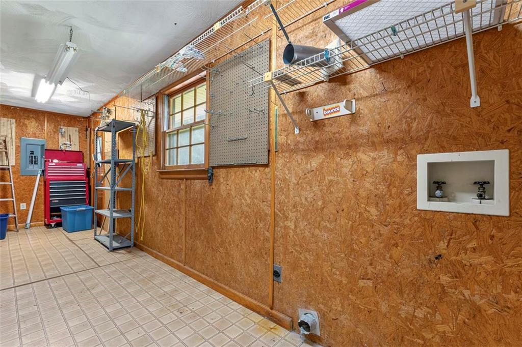 2069 Elmwood Circle Property Photo 28