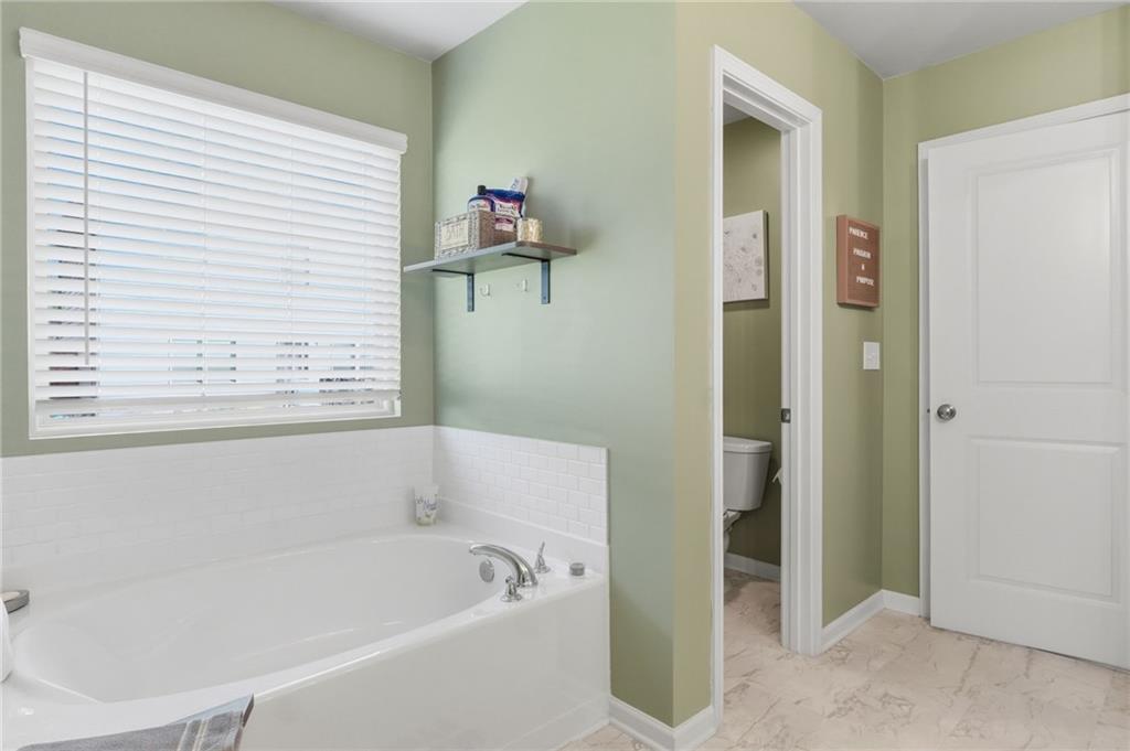 327 Winston Circle Property Photo 28