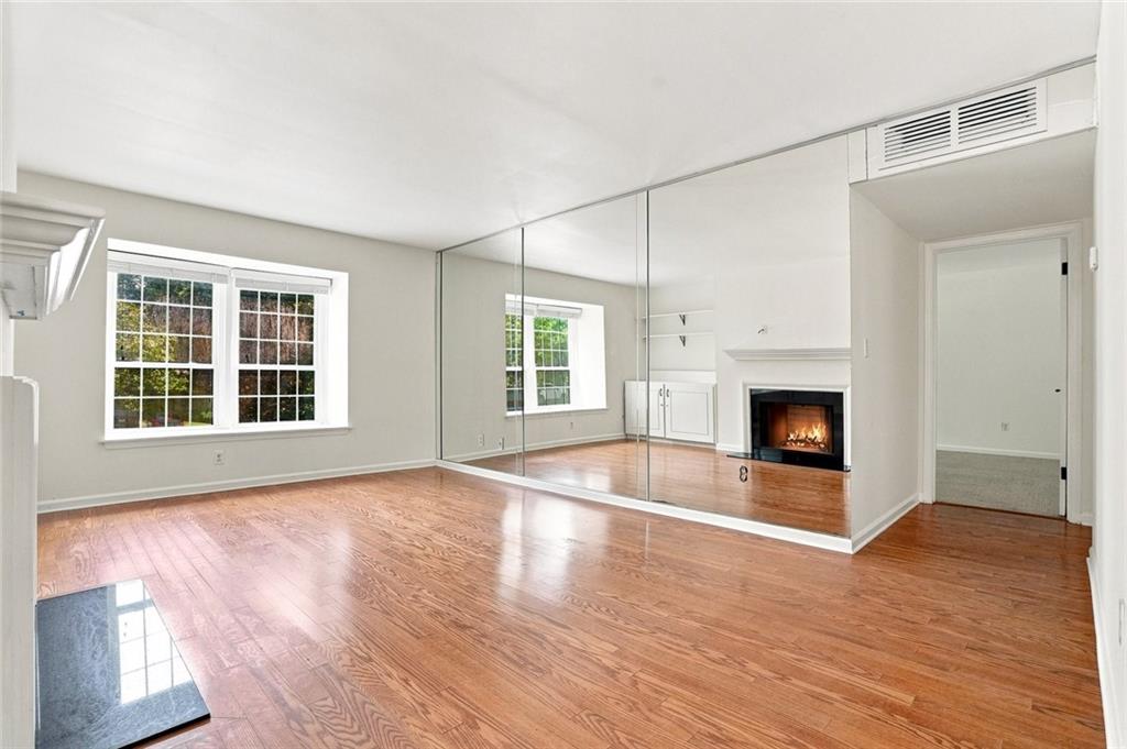 139 Woodmere Square Nw Property Photo 4