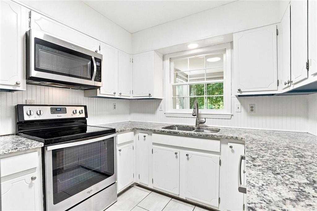 139 Woodmere Square Nw Property Photo 8