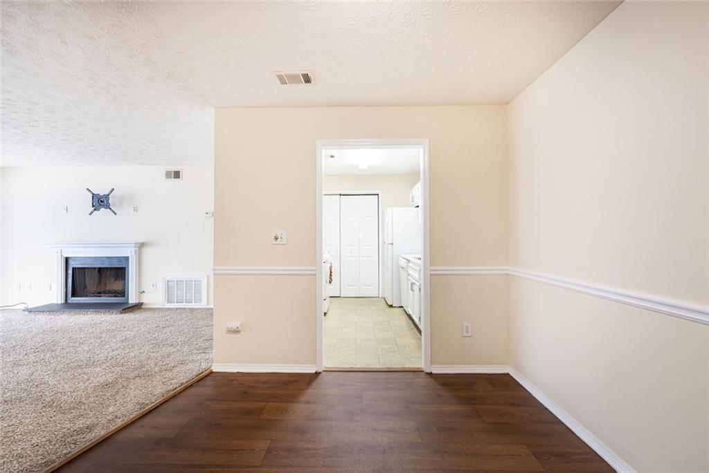 910 Augusta Drive Se Property Photo 11