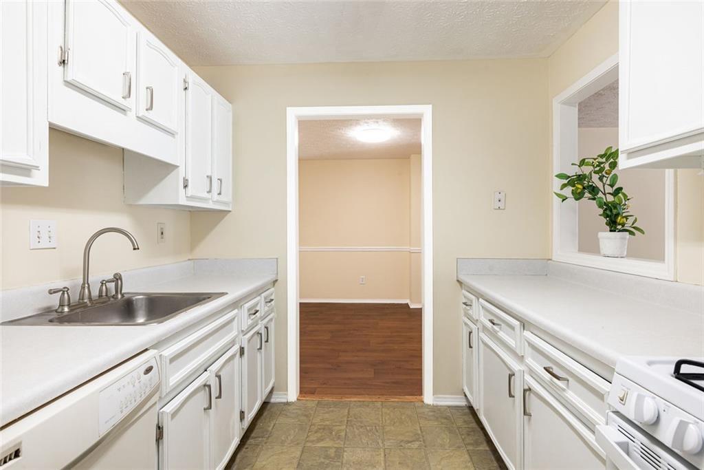 910 Augusta Drive Se Property Photo 14