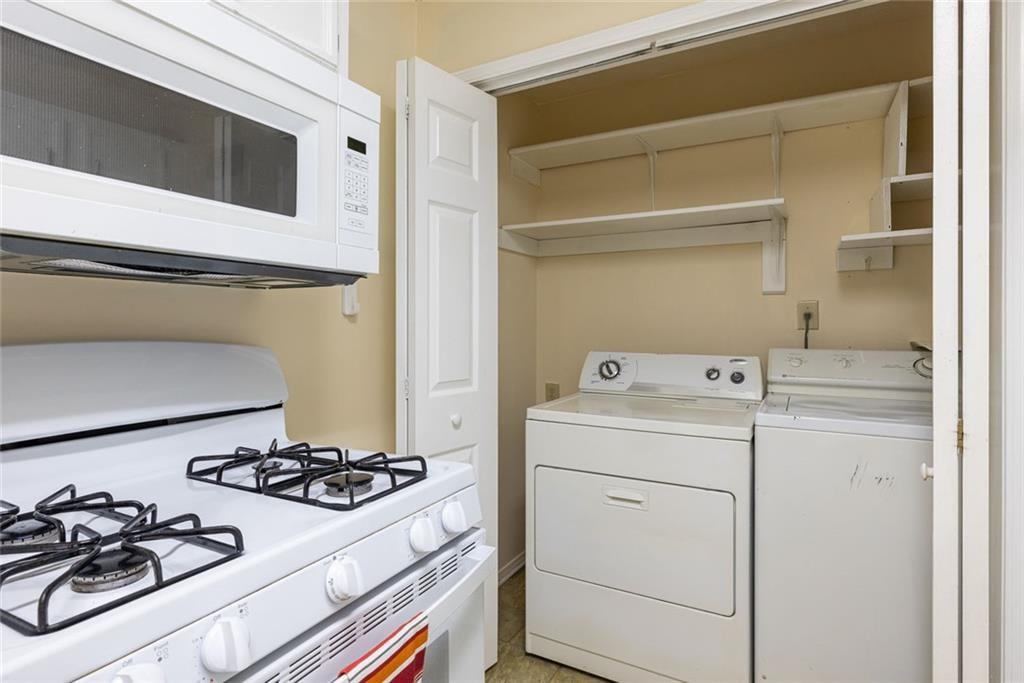 910 Augusta Drive Se Property Photo 15