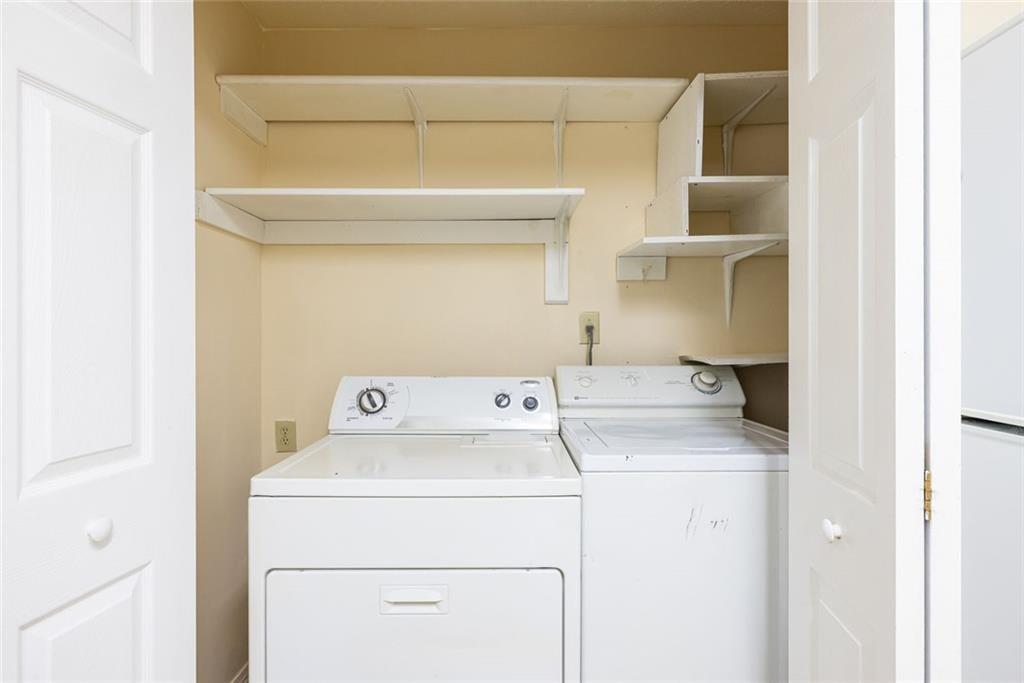 910 Augusta Drive Se Property Photo 16