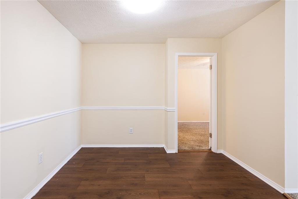 910 Augusta Drive Se Property Photo 17