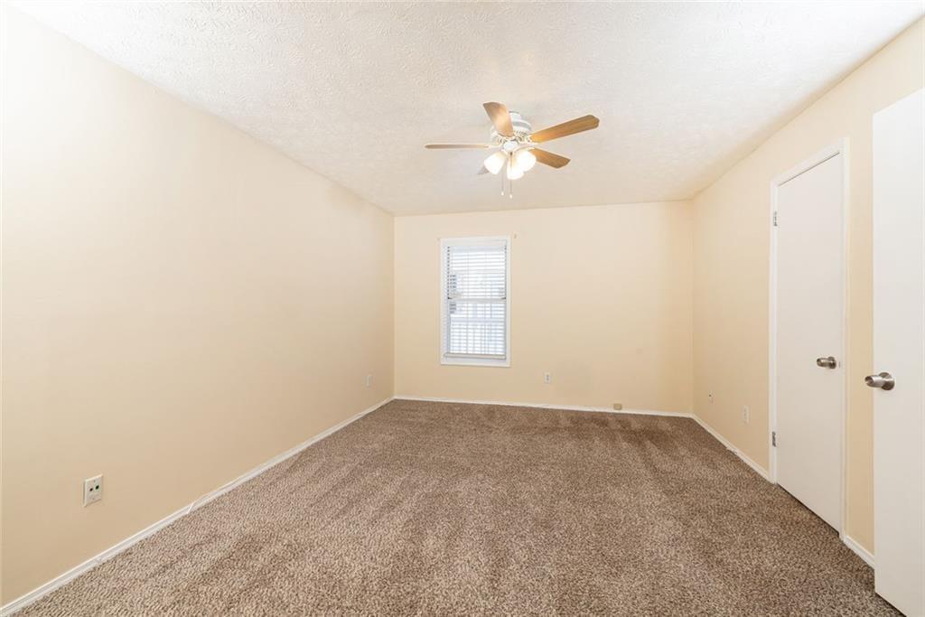 910 Augusta Drive Se Property Photo 25