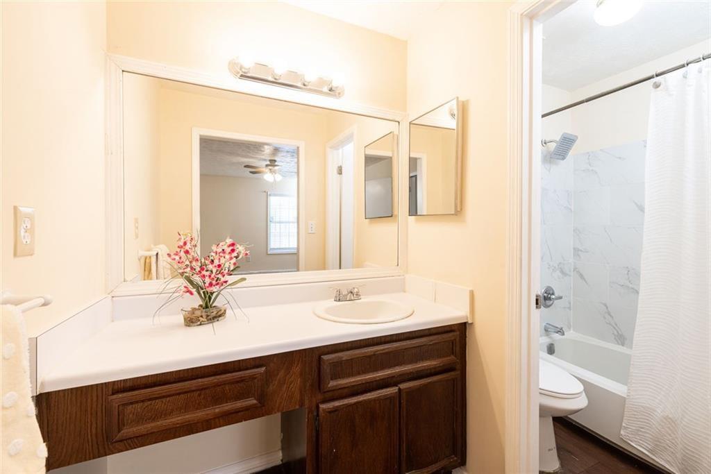 910 Augusta Drive Se Property Photo 28