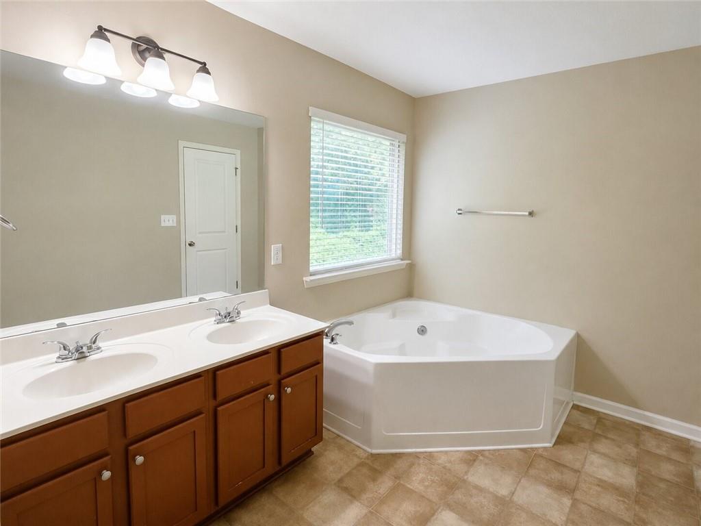 2170 Stonebrook Drive Property Photo 12