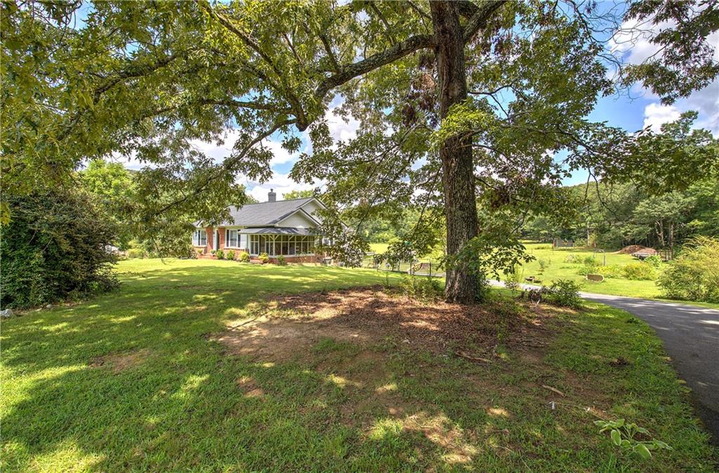 2135 Bellview Road Property Photo 3