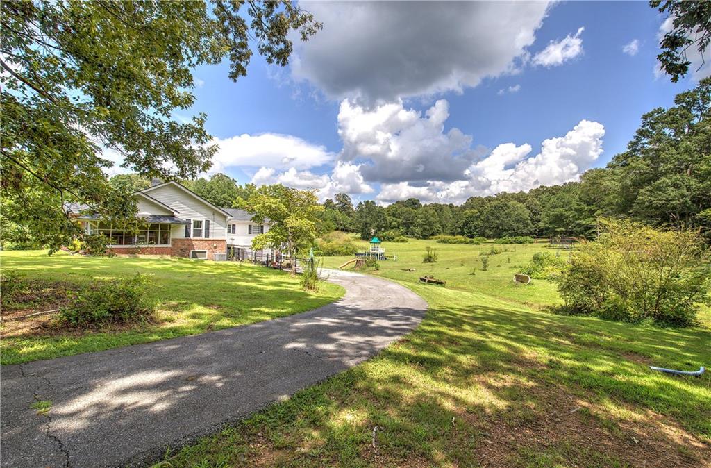 2135 Bellview Road Property Photo 4
